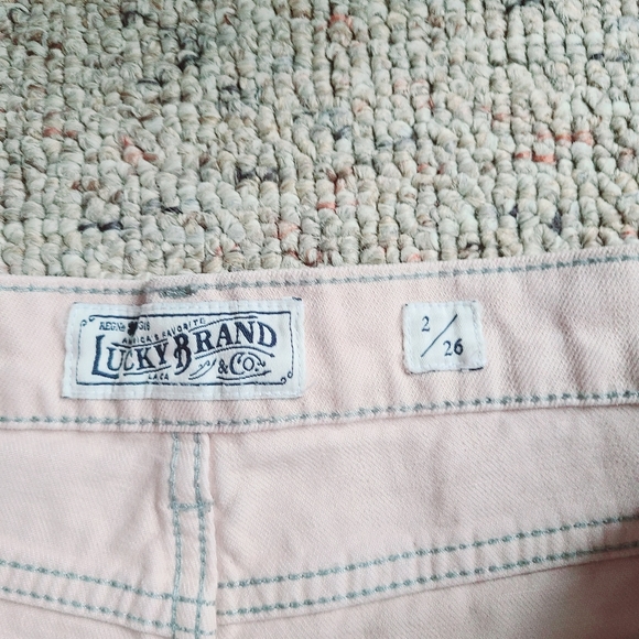 NWT Lucky Brand Destroyed Denim Shorts Size 2/26 - Picture 3 of 5